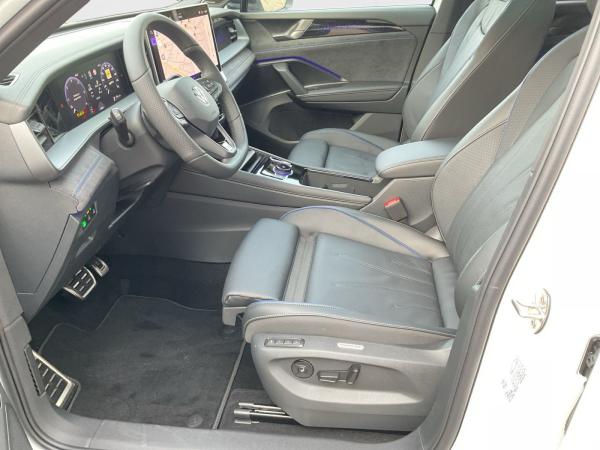 Volkswagen Tayron R-Line 2.0 TDI 4MOTION DSG AHK Pano 360°