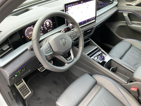 Volkswagen Tayron R-Line 2.0 TDI 4MOTION DSG AHK Pano 360°