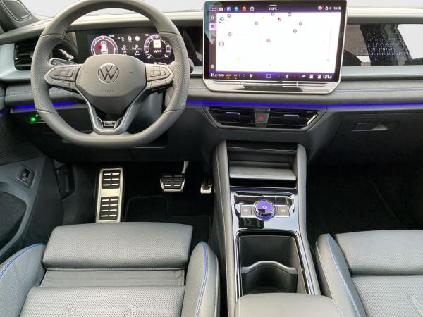 Volkswagen Tayron R-Line 2.0 TDI 4MOTION DSG AHK Pano 360°