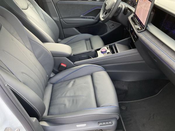 Volkswagen Tayron R-Line 2.0 TDI 4MOTION DSG AHK Pano 360°