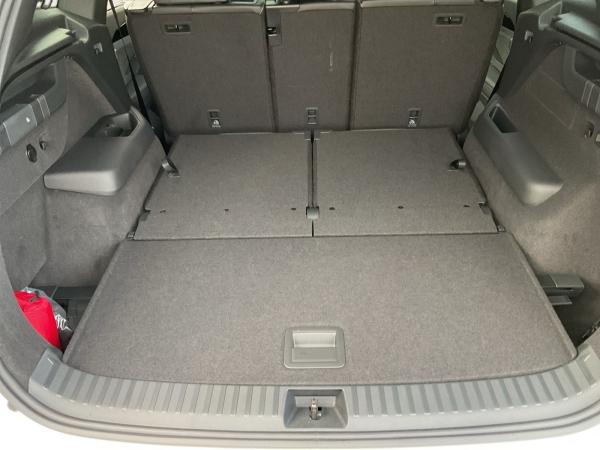 Volkswagen Tayron R-Line 2.0 TDI 4MOTION DSG AHK Pano 360°