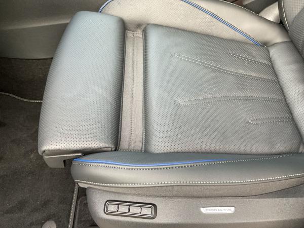 Volkswagen Tayron R-Line 2.0 TDI 4MOTION DSG AHK Pano 360°