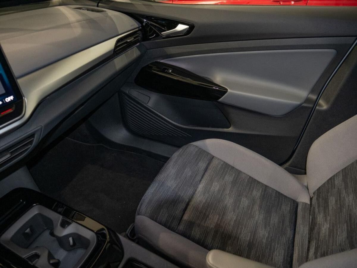 Volkswagen ID.4 Pure Performance Navi LED PDC SHZ Telef