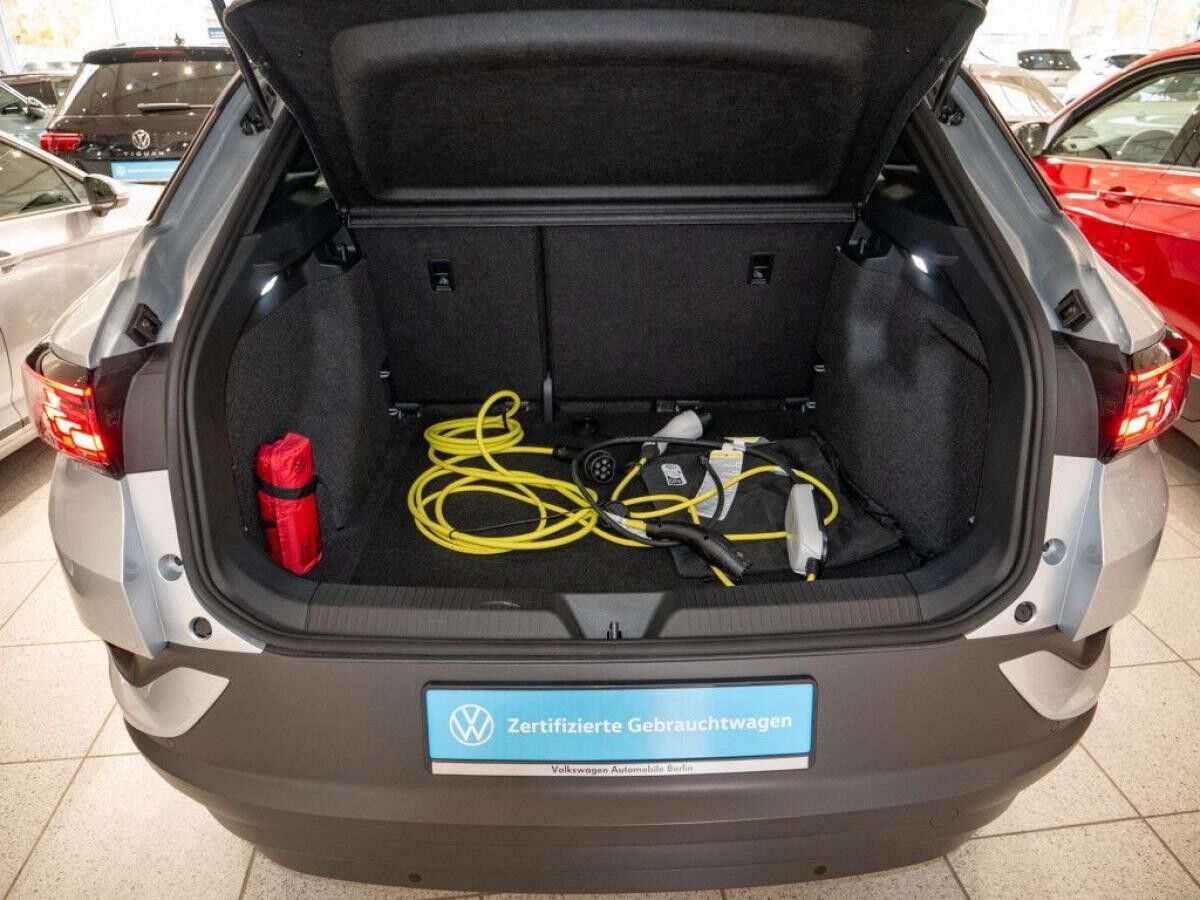 Volkswagen ID.4 Pure Performance Navi LED PDC SHZ Telef