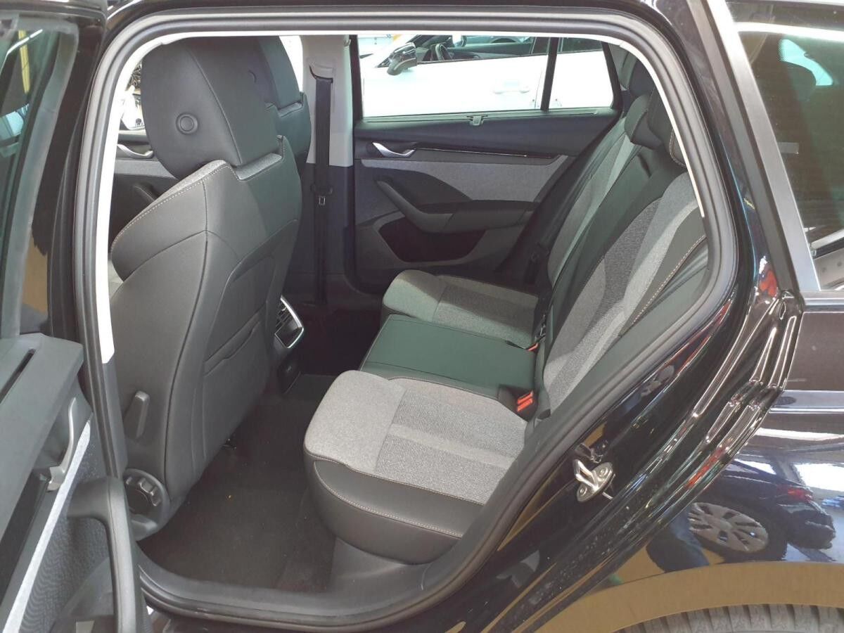 Skoda Octavia Combi Selection eTSI DSG