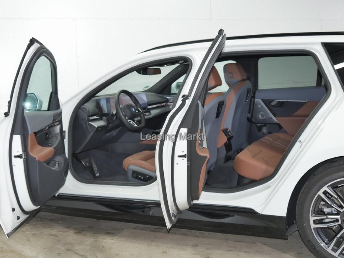 BMW i5 xDrive40 Touring M Sportpaket Panorama AHK