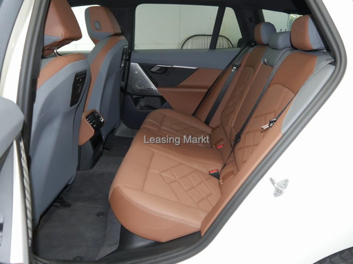 BMW i5 xDrive40 Touring M Sportpaket Panorama AHK