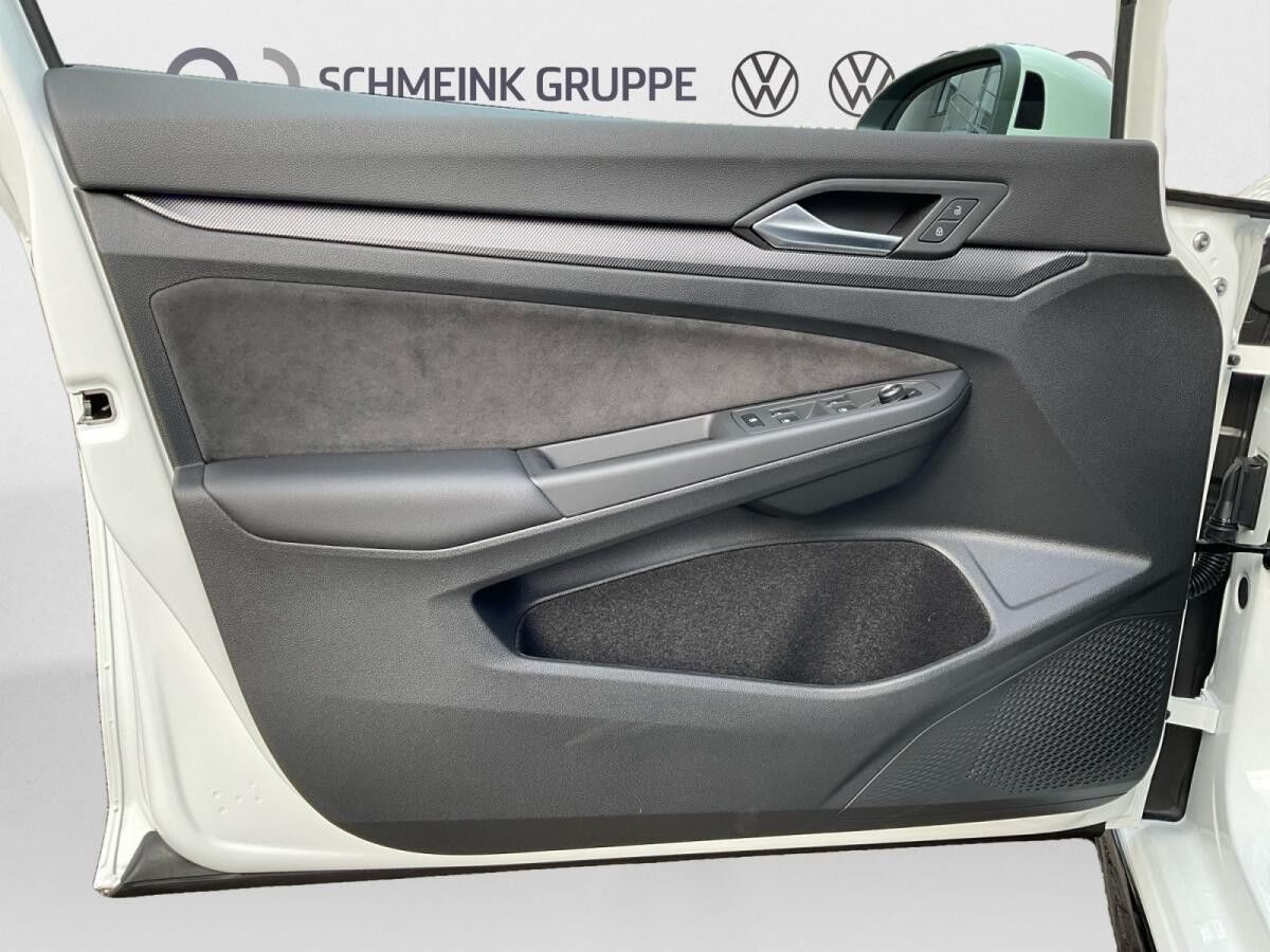 Volkswagen Golf R-Line 1,5 eTSI DSG AHK Kamera Navi Volkswagen Golf R-Line 1,5 eTSI DSG AHK Kamera Navi