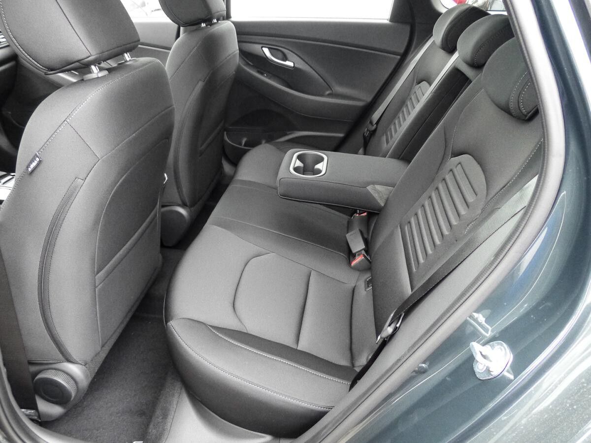 Hyundai i30 Advantage Kombi MY25 DCT Plus Paket Navi LED