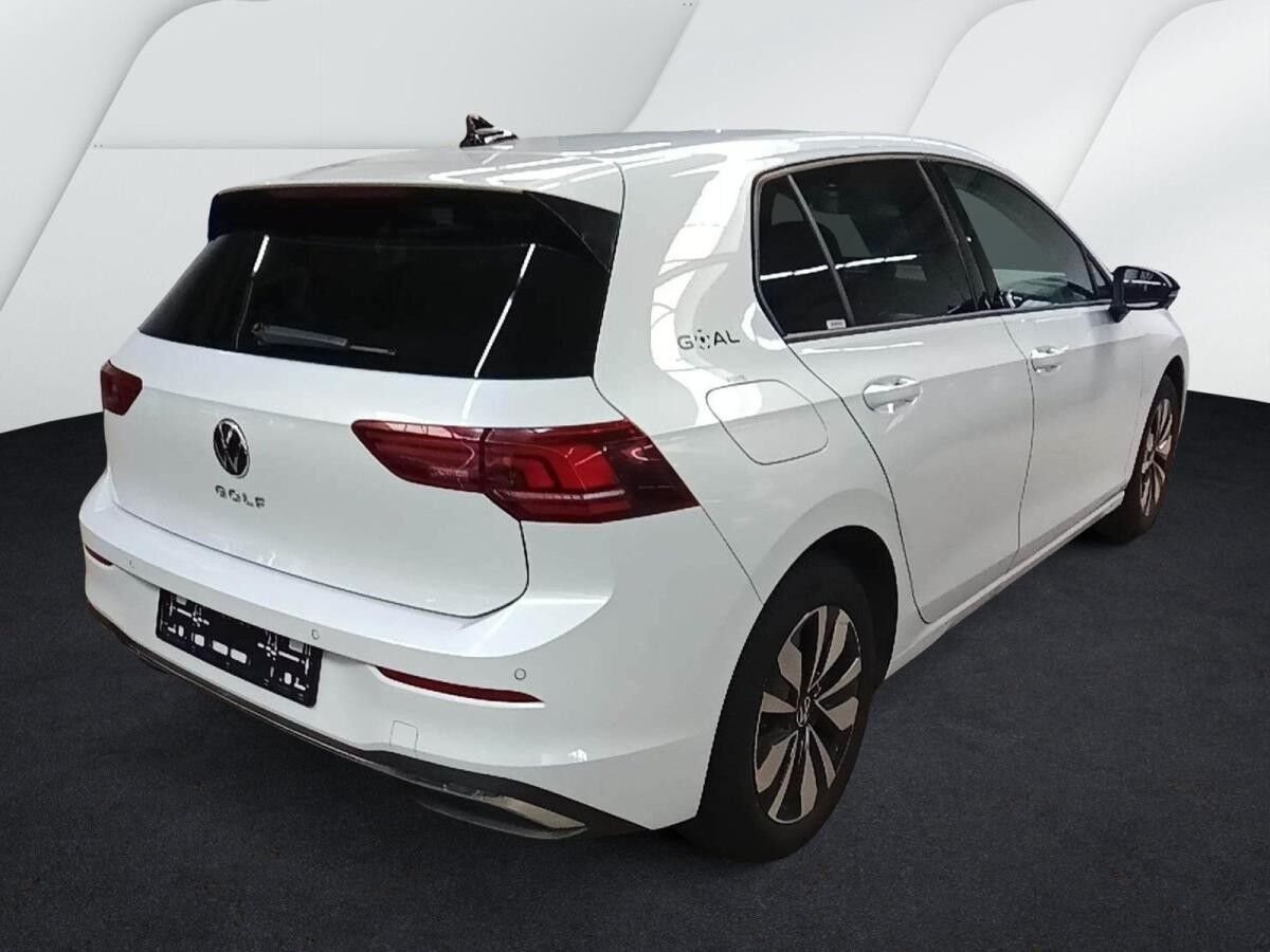 Volkswagen Golf VIII Goal 2,0 TDI 110kW DSG - ACC AHK Navi LM PDC Digital Cockpit Pro SHZ Rear View Front Assist DAB