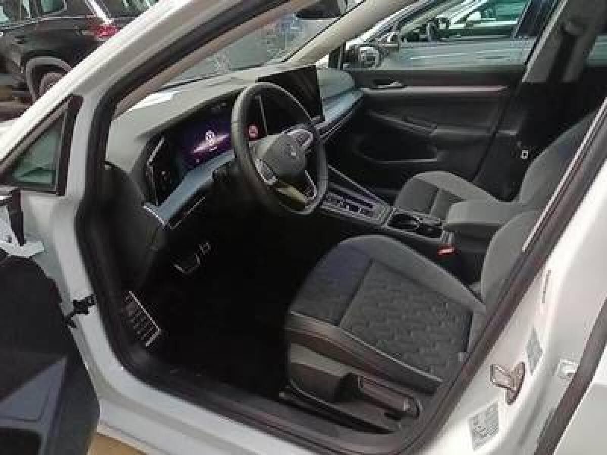 Volkswagen Golf VIII Goal 2,0 TDI 110kW DSG - ACC AHK Navi LM PDC Digital Cockpit Pro SHZ Rear View Front Assist DAB