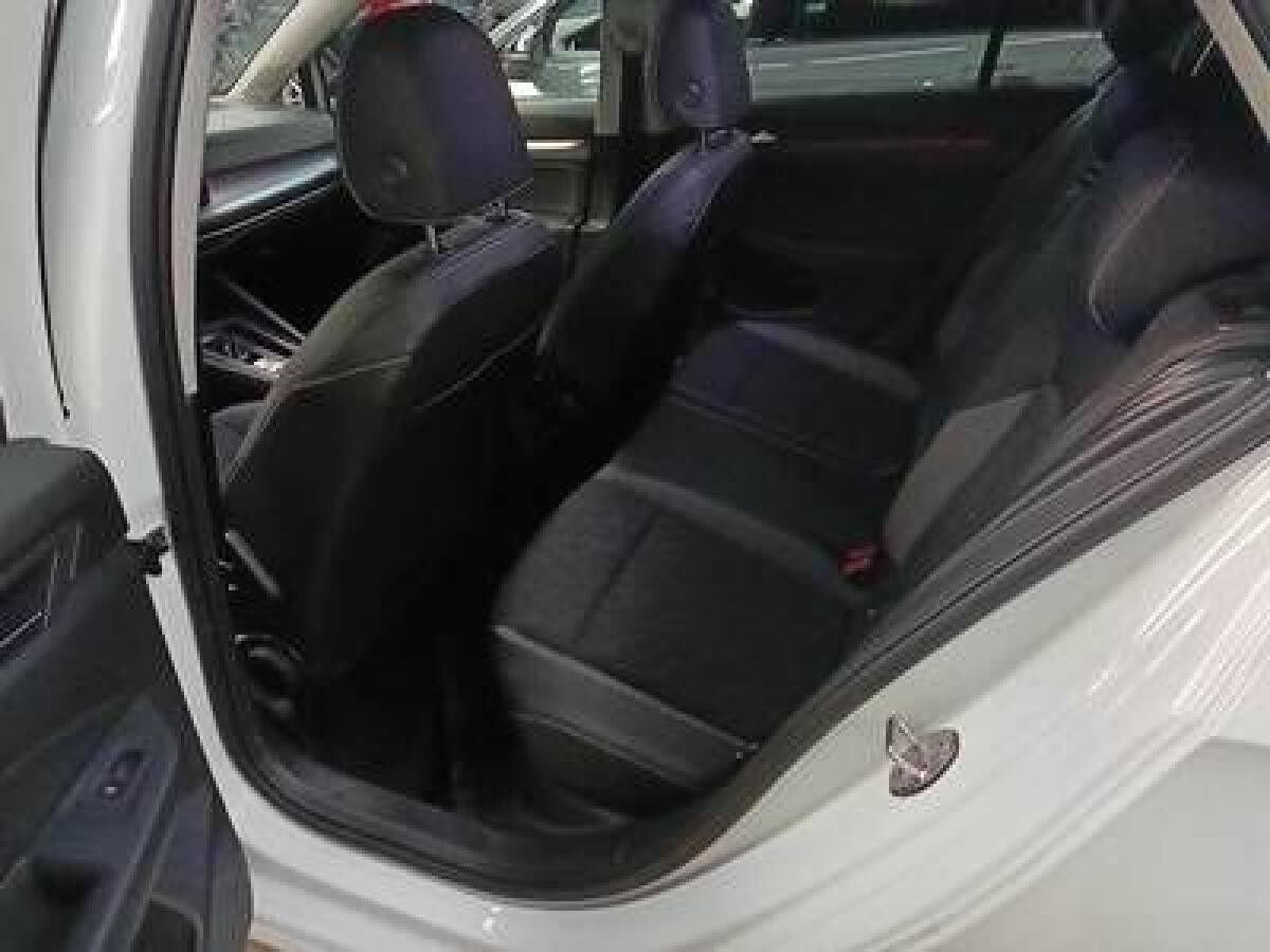 Volkswagen Golf VIII Goal 2,0 TDI 110kW DSG - ACC AHK Navi LM PDC Digital Cockpit Pro SHZ Rear View Front Assist DAB