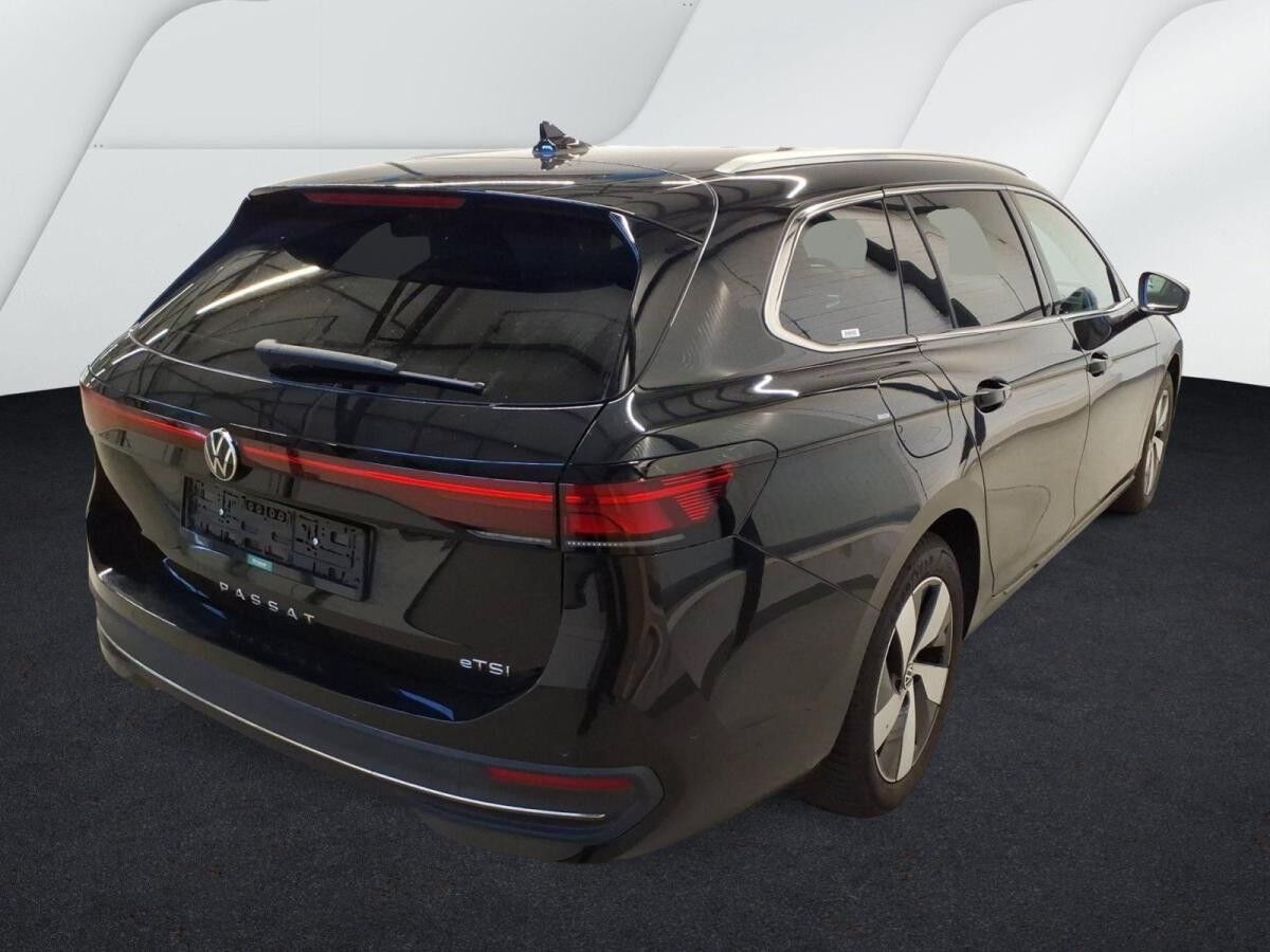 Volkswagen Passat Variant Business 1.5 eTSI 110 kW DSG - IQ.Drive AHK Navi Area View Massage SHZ Digital Cockpit Pro