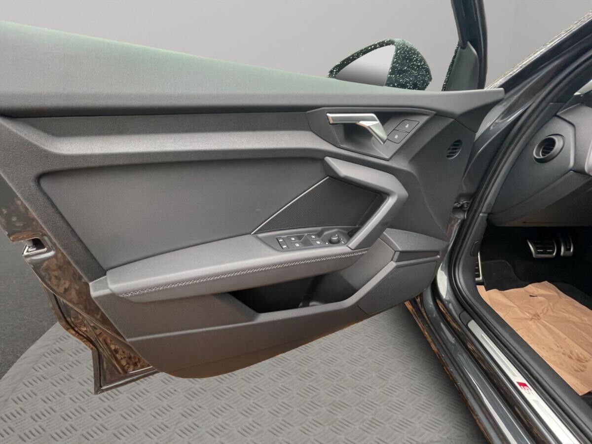 Audi A3 Sportback 30 TFSI LED Navi PDC+ Teilleder