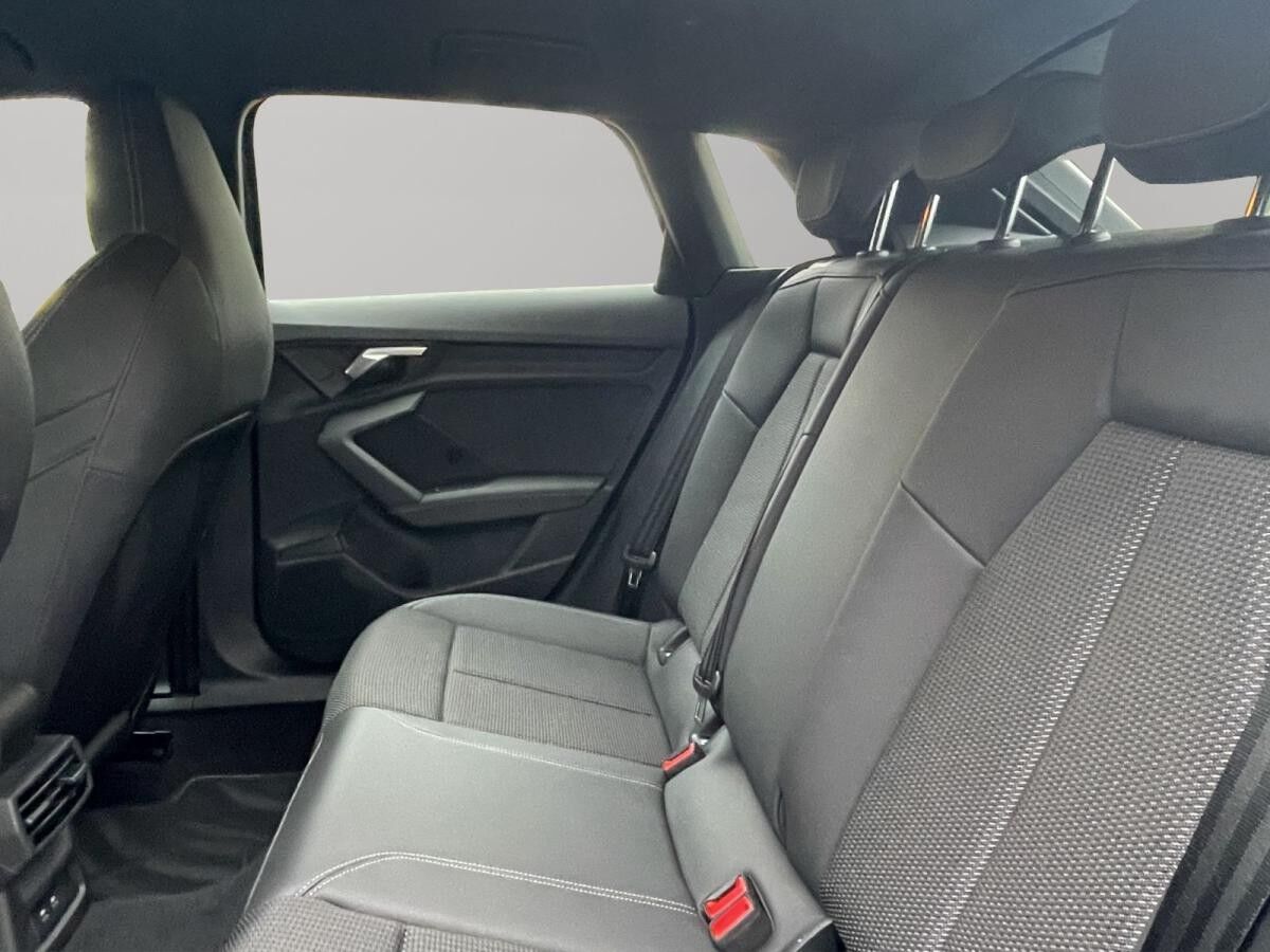 Audi A3 Sportback 30 TFSI LED Navi PDC+ Teilleder