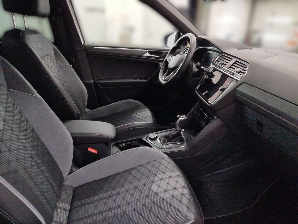 Volkswagen Tiguan Allspace 2.0 TDI DSG R-Line 4Motion IQ.Light Navi ACC LaneAssist