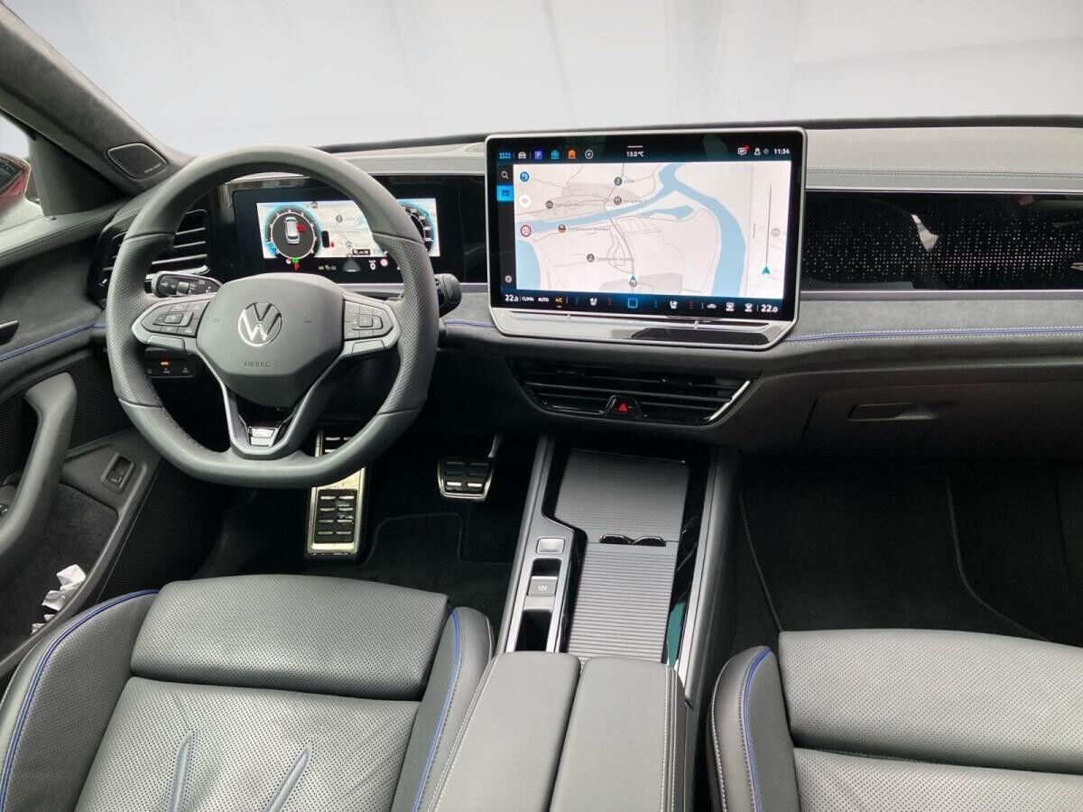 Volkswagen Passat Variant R-LINE 2.0TSI DSG 4M NP.81T ACC.5J-G.AHK.STHZG.HARMAN.KAMERA.NAVI