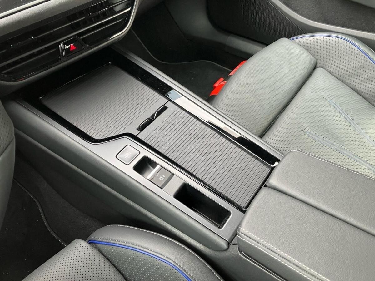 Volkswagen Passat Variant R-LINE 2.0TSI DSG 4M NP.81T ACC.5J-G.AHK.STHZG.HARMAN.KAMERA.NAVI