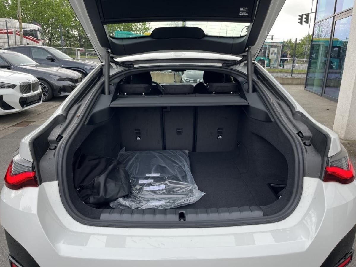 BMW i4 eDrive40 M Sport || 360° Head-Up ACC