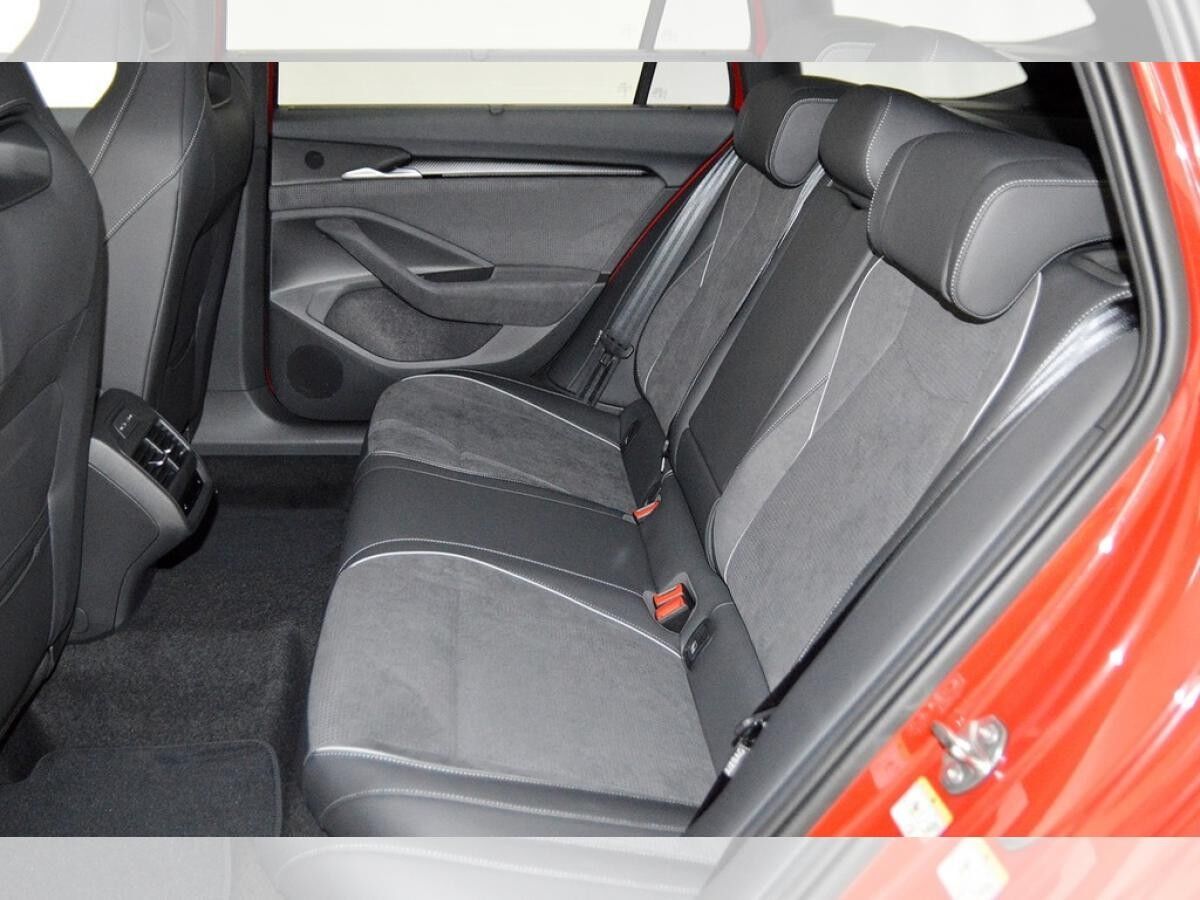 Skoda Superb Combi 2.0 TDI DSG 4x4 - Sportline *DCC*AHK*PANO*CANTON*HUD*STHZG