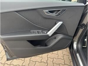 Audi Q2 S line 35 TDI Matrix competition Schwarz