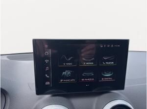 Audi Q2 S line 35 TDI Matrix competition Schwarz