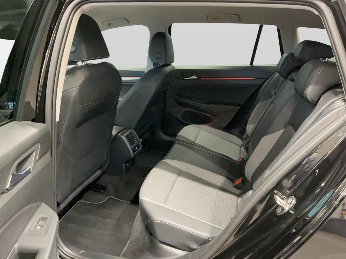 Volkswagen Golf VIII Variant GOAL 1.5 eTSI DSG 360 ACC AHK