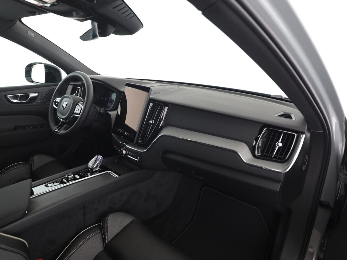 Volvo XC60 T8 Plus Black Edition Facelift/H&K/360°/0,5%/ACC/KEYLESS
