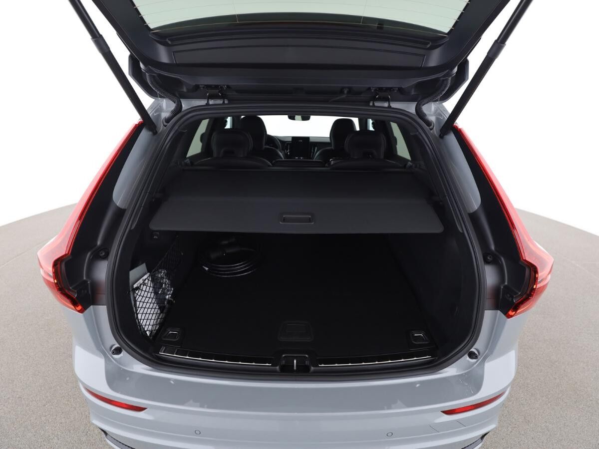 Volvo XC60 T8 Plus Black Edition Facelift/H&K/360°/0,5%/ACC/KEYLESS