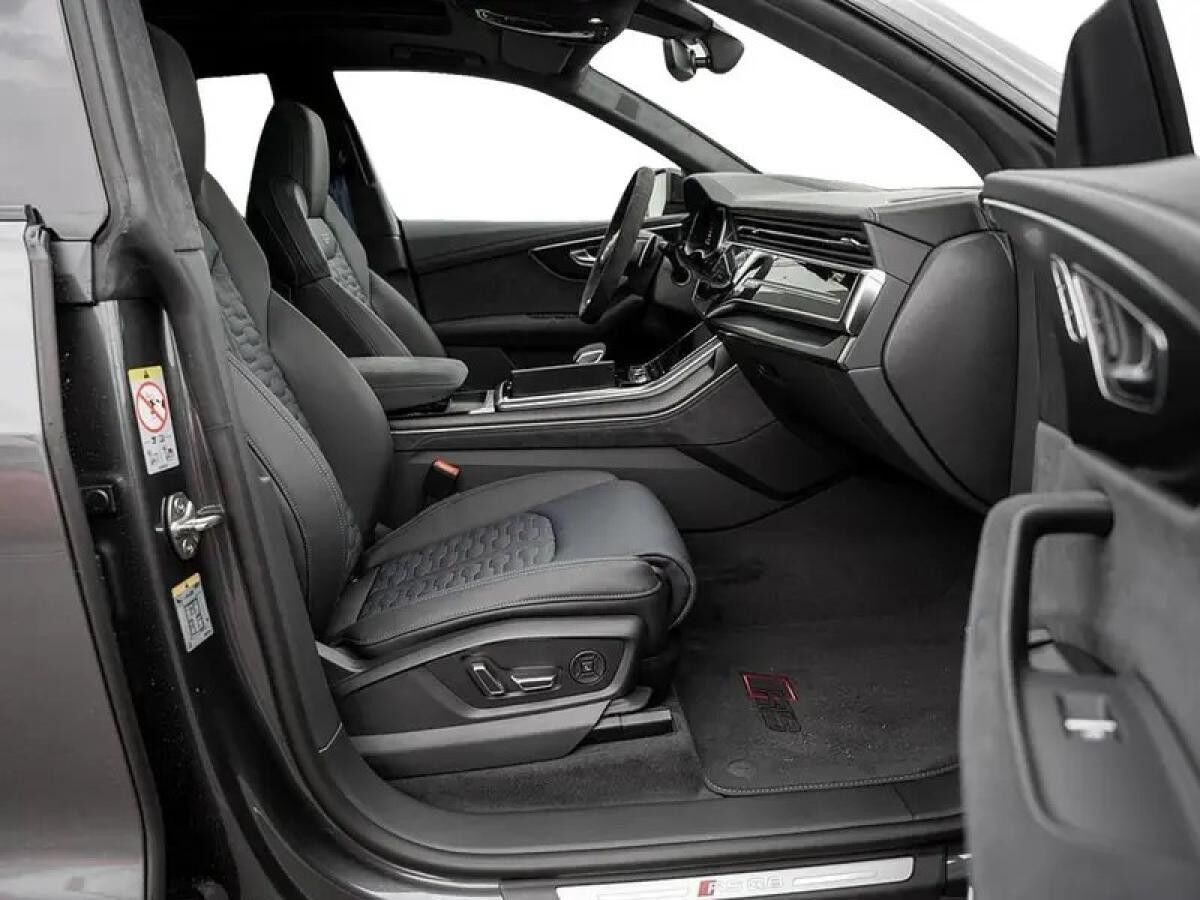 Audi RS Q8 Performance 640PS AHK Pano 8-fach UPE 205.250€