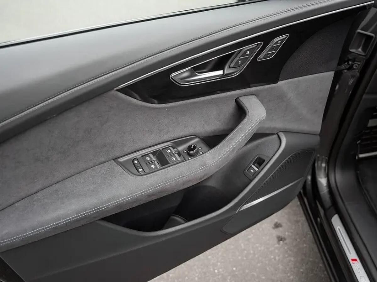 Audi RS Q8 Performance 640PS AHK Pano 8-fach UPE 205.250€