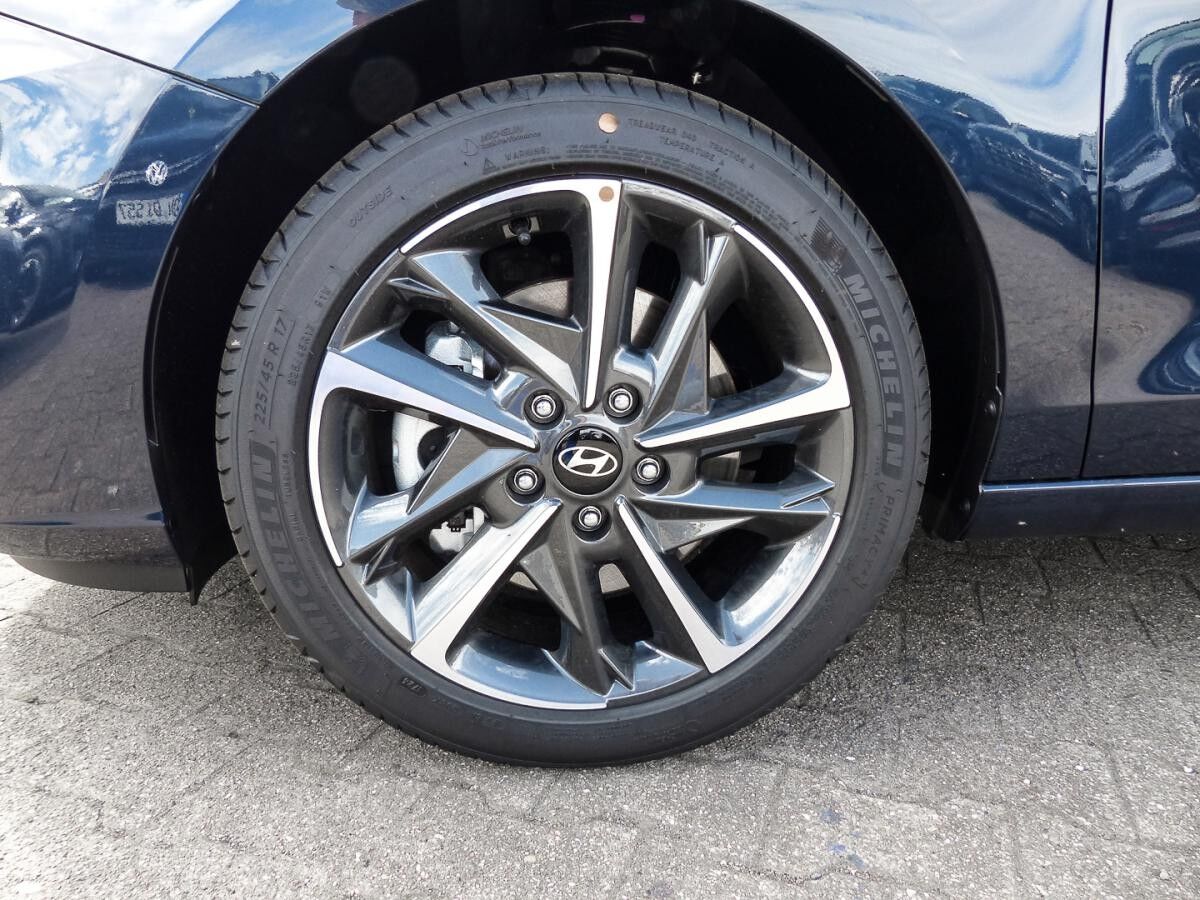 Hyundai i30 Advantage ⚡Navi CarPlay Kamera PDC SHZ LHZ⚡