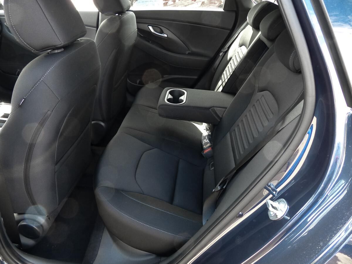 Hyundai i30 Advantage ⚡Navi CarPlay Kamera PDC SHZ LHZ⚡