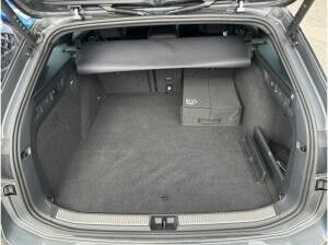 Volkswagen Passat Variant R-Line, AHK, App-Connect, sofort verfügbar