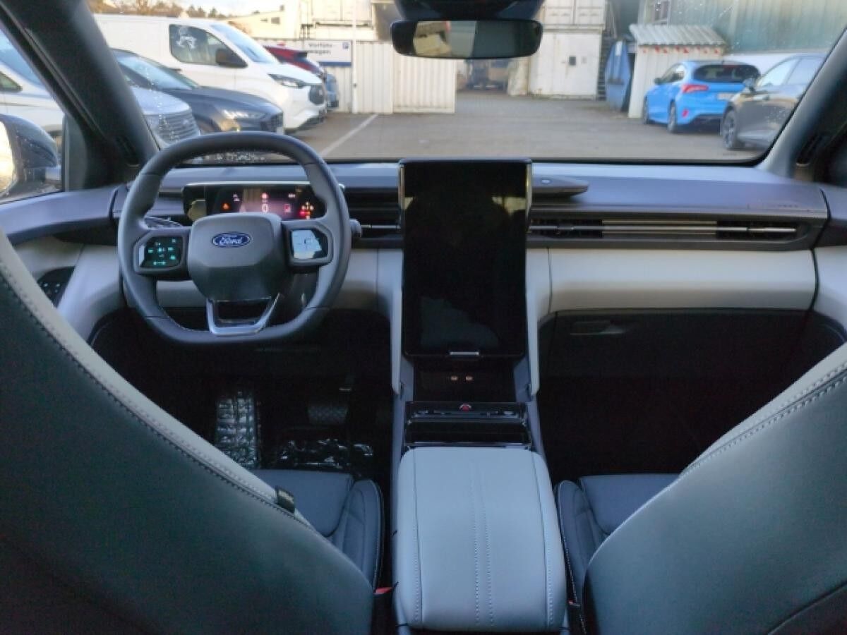 Ford Explorer Premium Extended Range NOVEMBER 2025