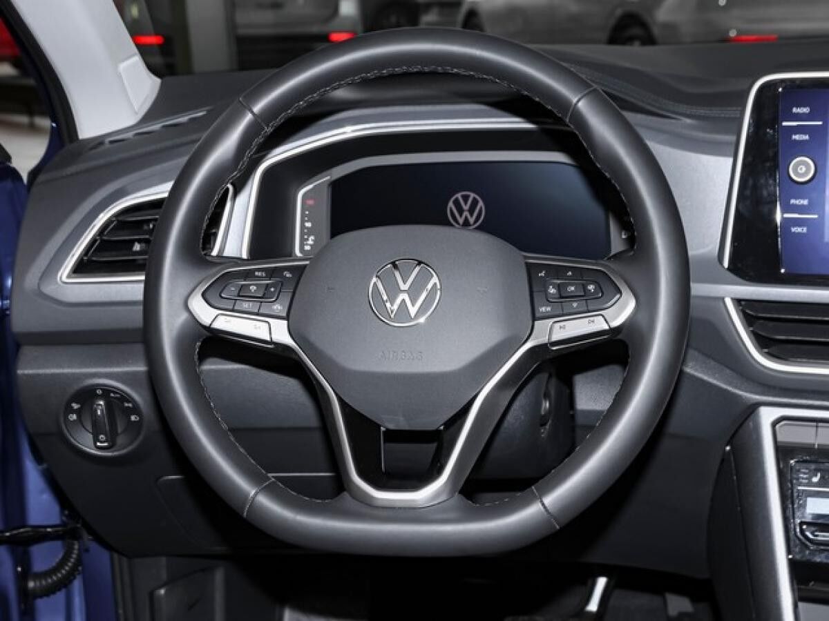 Volkswagen T-Roc 1,5 DSG Style ACC AHK LED-Plus R-Kamera NaviMedia Parkassist