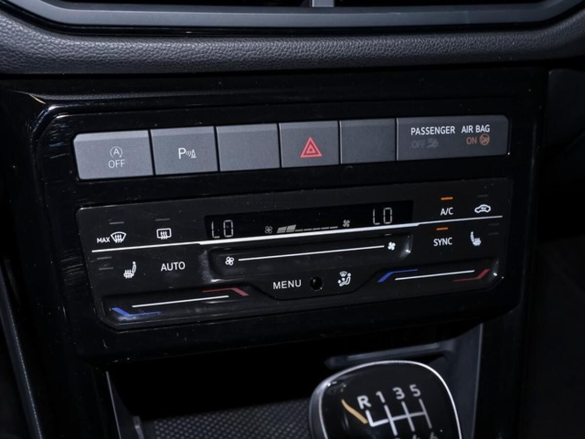 Volkswagen T-Cross 1,0 TSI Life NaviMedia ACC LED Sitzheiz. Parkpilot Alu