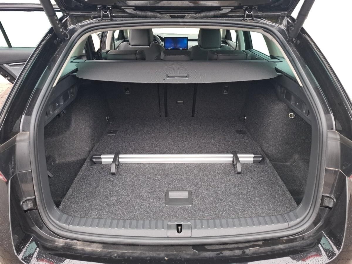 Skoda Octavia Combi 2.0 TDI Selection LED 360 ACC 4xSHZ