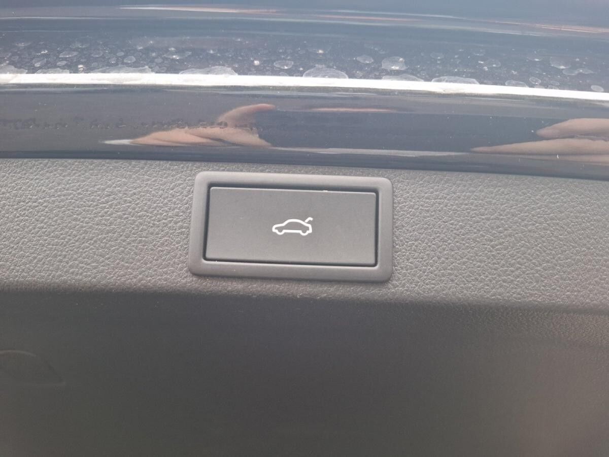 Skoda Octavia Combi 2.0 TDI Selection LED 360 ACC 4xSHZ