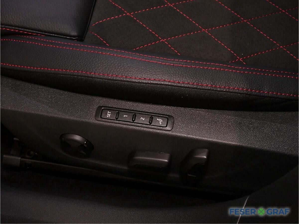 Skoda Octavia RS 2,0 TSI DCC,AHK,NAV