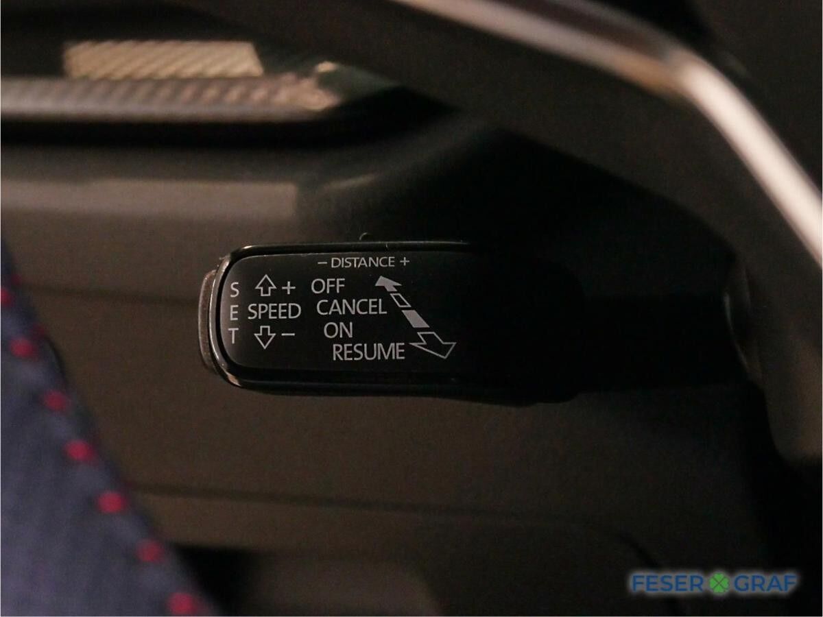 Skoda Octavia RS 2,0 TSI DCC,AHK,NAV