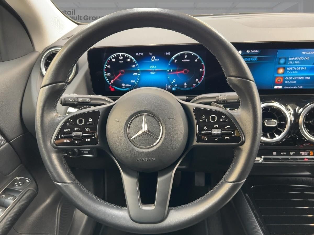 Mercedes-Benz GLA 180 d STYLE AUTOMATIK LED NAVI KAMERA Mercedes-Benz GLA 180 d STYLE AUTOMATIK LED NAVI KAMERA