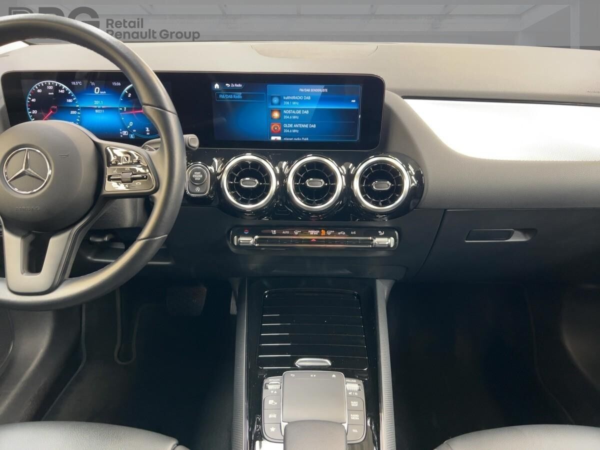 Mercedes-Benz GLA 180 d STYLE AUTOMATIK LED NAVI KAMERA Mercedes-Benz GLA 180 d STYLE AUTOMATIK LED NAVI KAMERA