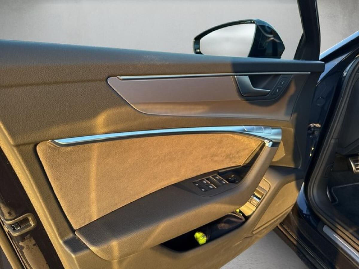 Audi A6 Avant S line 55 TFSI e quattro S tronic ACC