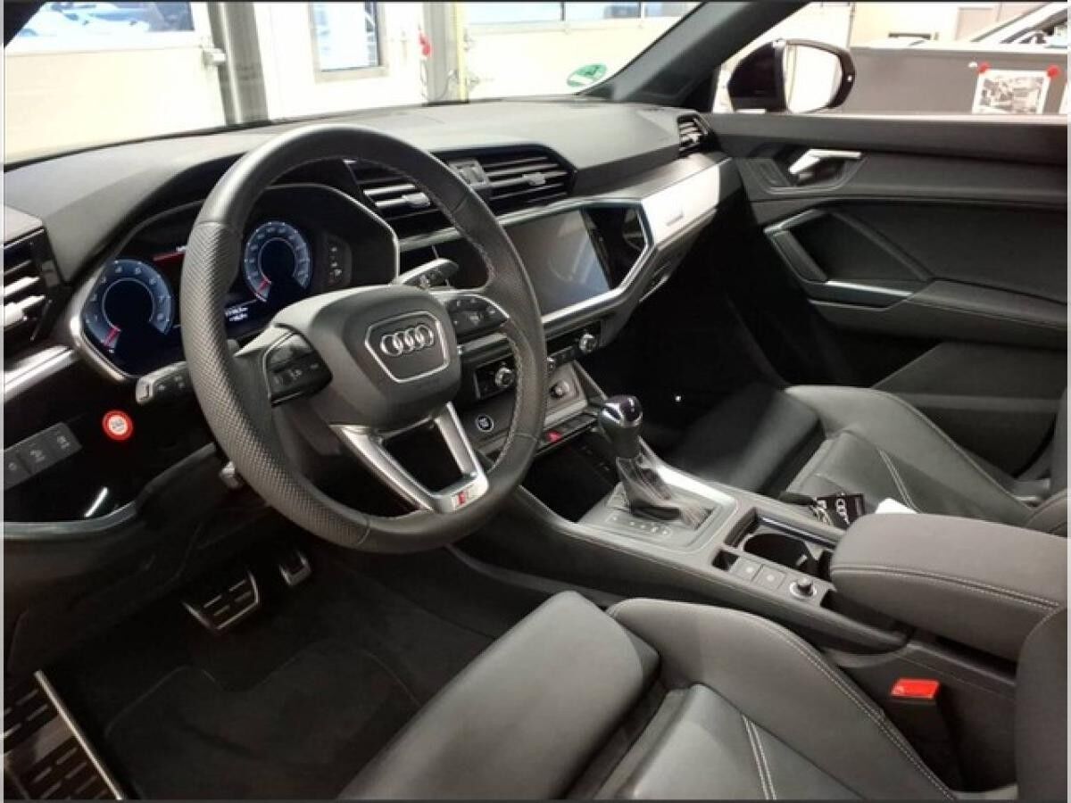 Audi Q3 S line 40 TFSI quattro S tronic *PANO*AHK*360