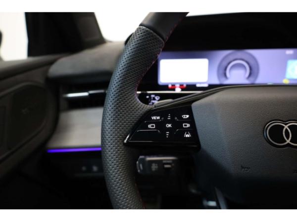 Audi Q3 TFSI quattro S line **Neues Modell**