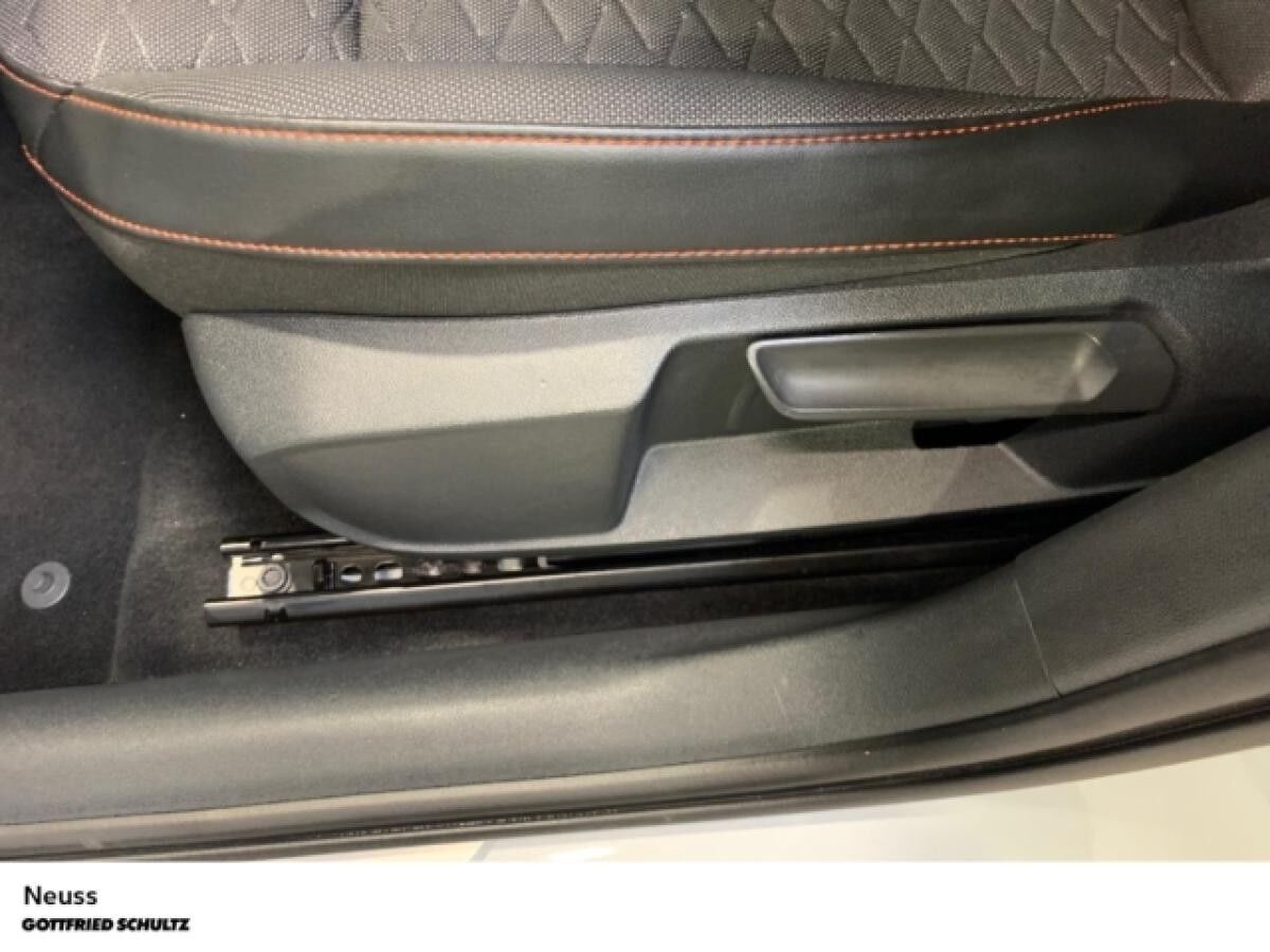 Seat Leon FR TDI DSG NAVI SITZHEIZUNG EINPARKHILFE LED