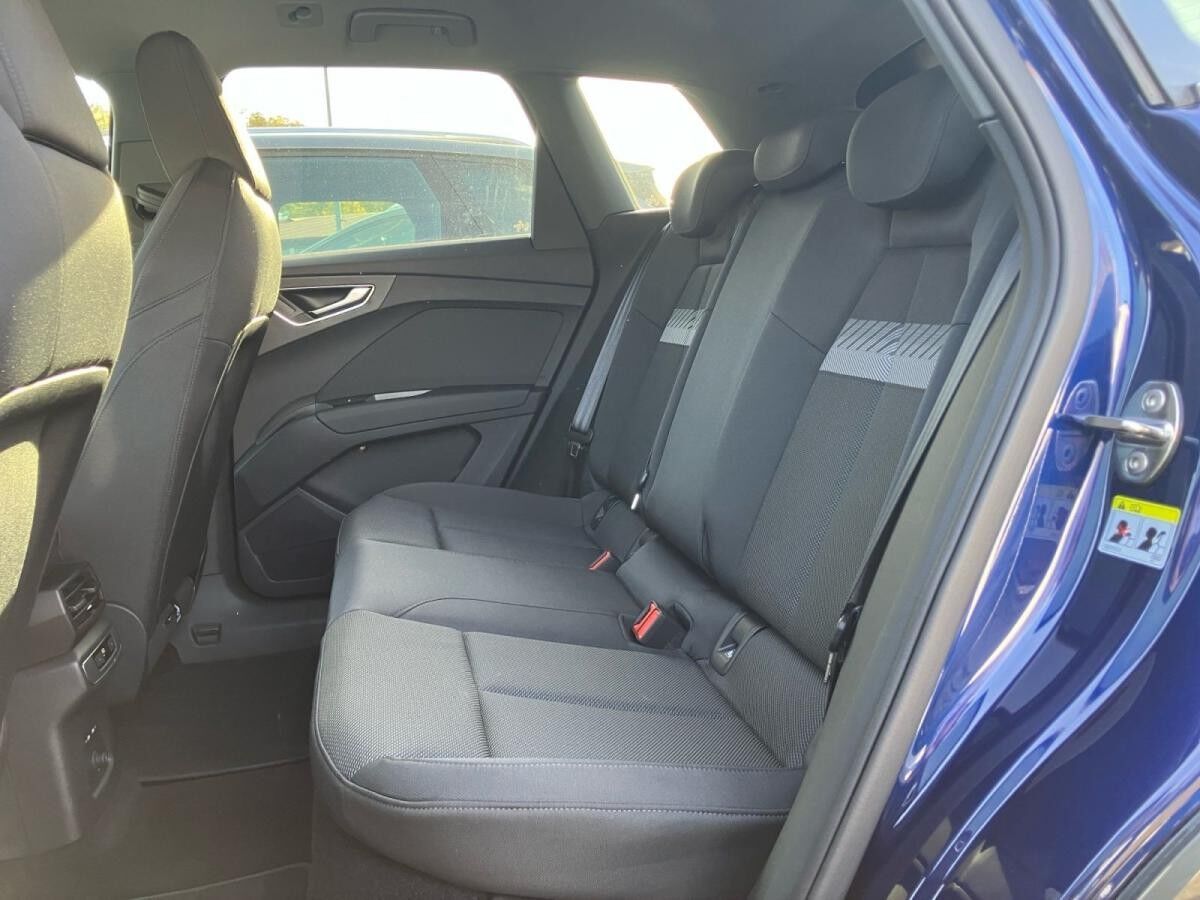 Audi Q4 e-tron advanced 45 / MMI-Navi plus, AHK, LED