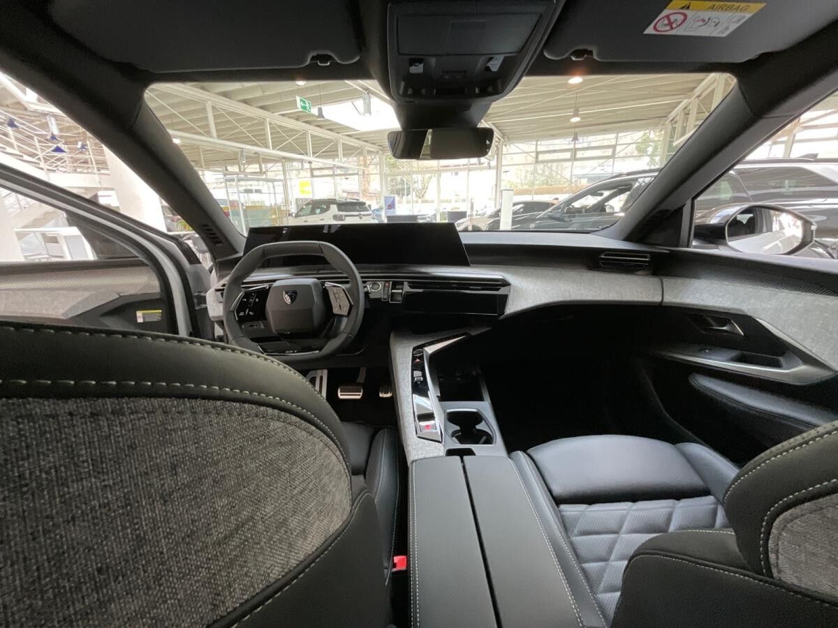 Peugeot 3008 GT Hybrid 145 e-DSC6