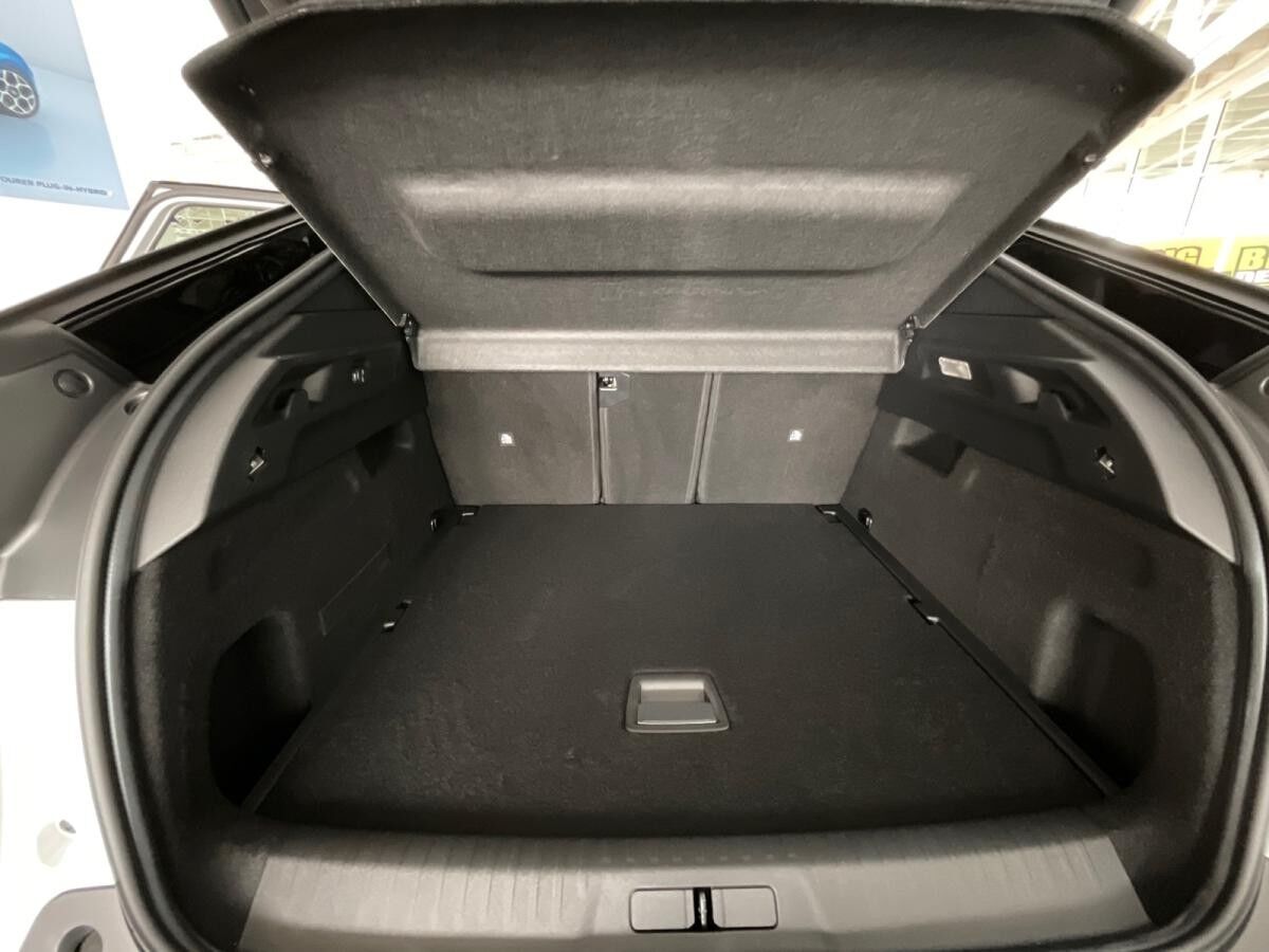 Peugeot 3008 GT Hybrid 145 e-DSC6